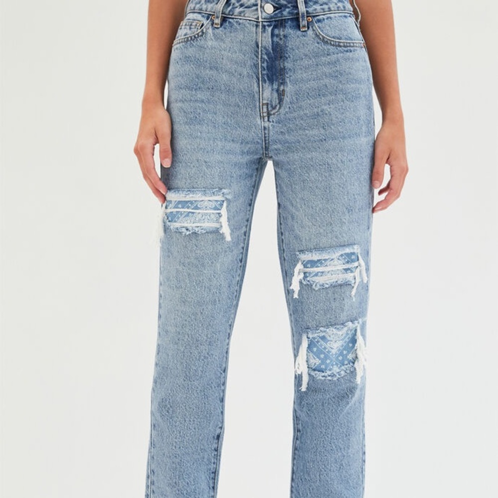 Pacsun Bandana Patch Mom Jean Size 23 Perfect Condition